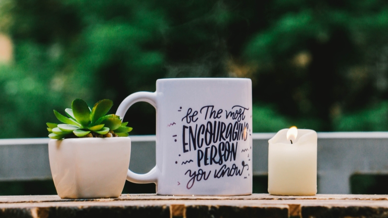 "Be The Most Encouraging Person You Know": Ein guter Leitfaden für das eigene Feedbackverhalten (Bild: John-Mark Kuznietsov on Unsplash)